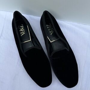 Zara Women’s  Black Velvet Loafers